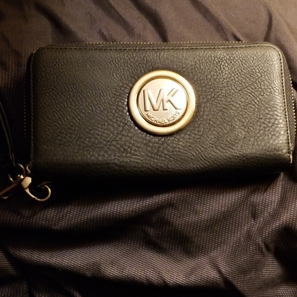 michael kors hand wallet
